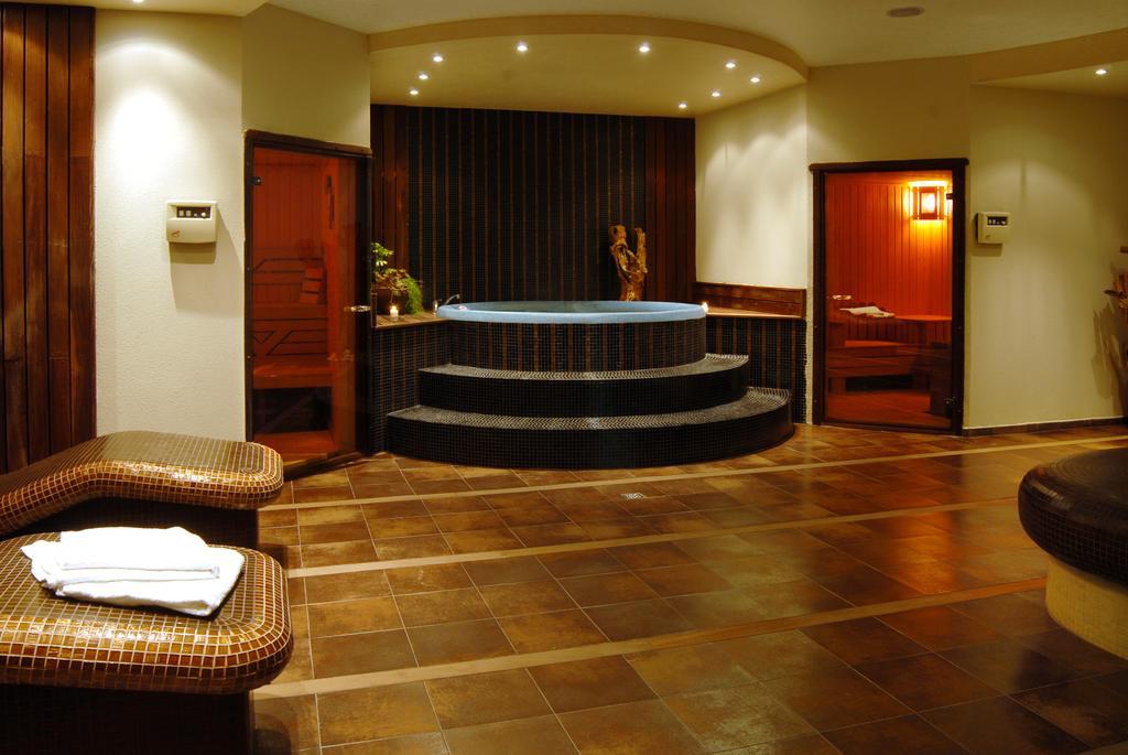 Hotel Vigo เนเซบาร์ ภายนอก รูปภาพ