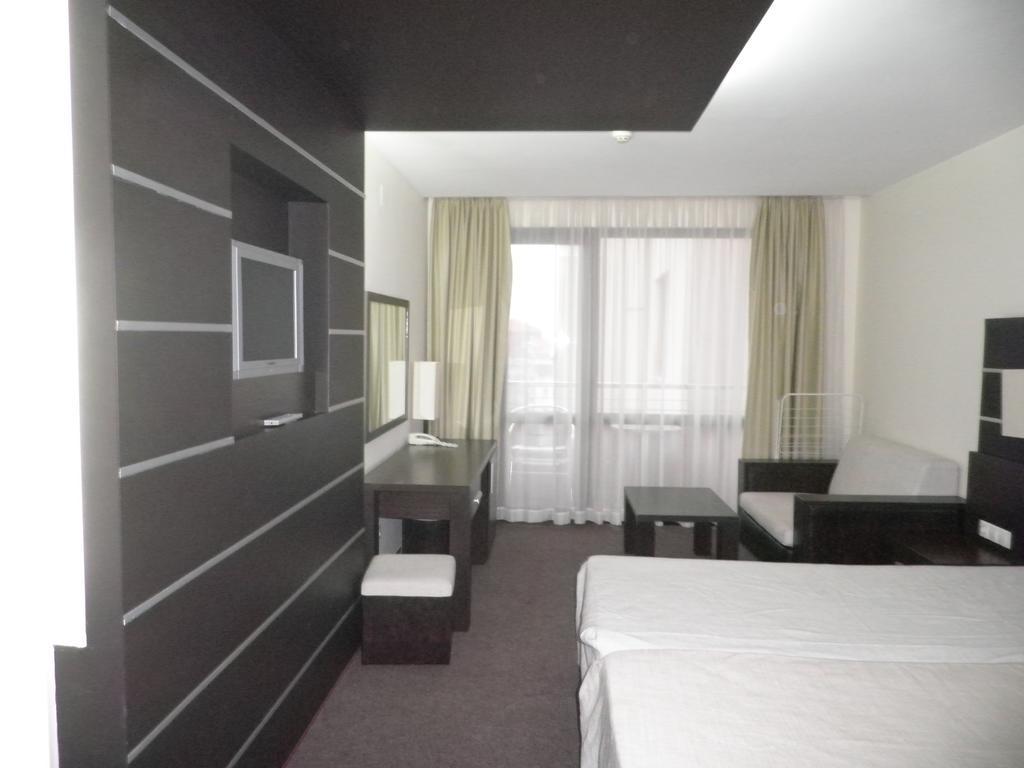 Hotel Vigo เนเซบาร์ ภายนอก รูปภาพ