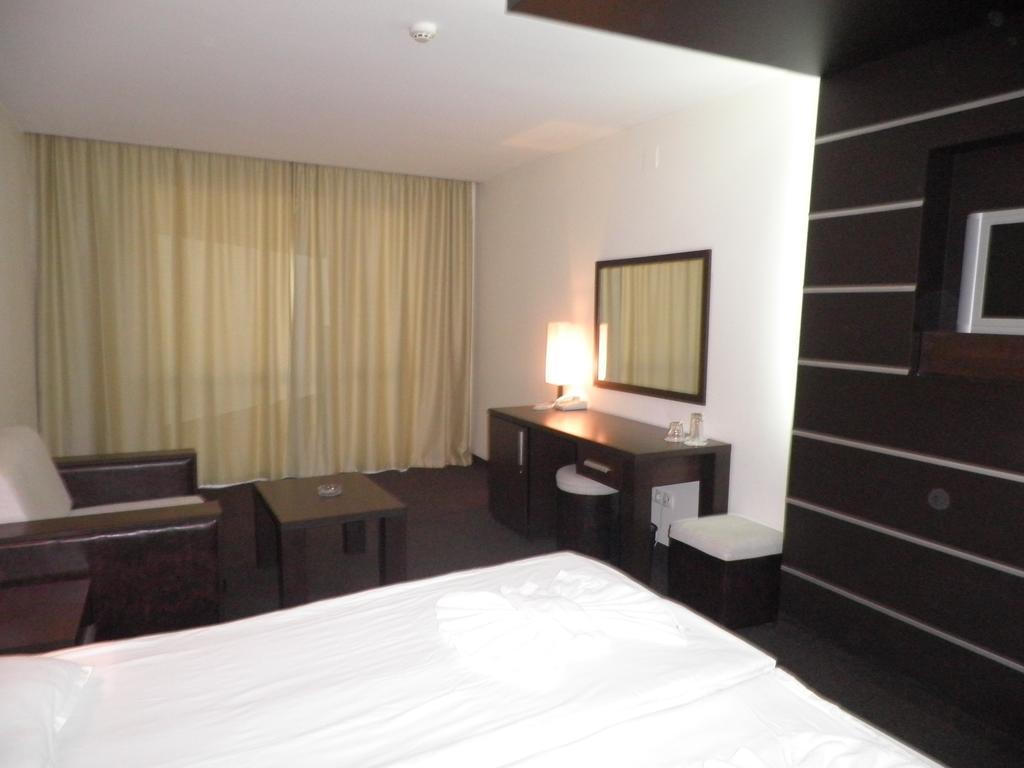 Hotel Vigo เนเซบาร์ ภายนอก รูปภาพ