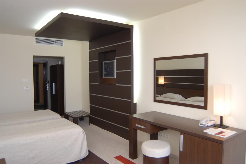 Hotel Vigo เนเซบาร์ ภายนอก รูปภาพ
